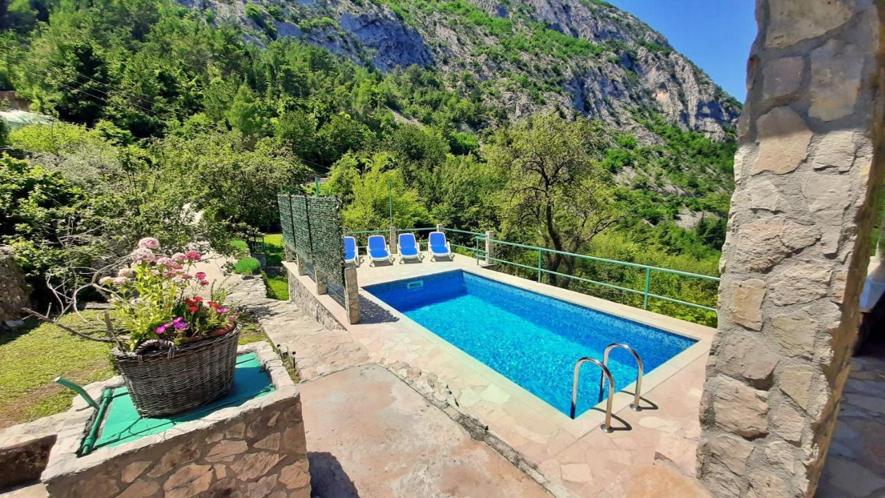 Holiday Home With A Private Pool Podspilje  Extérieur photo