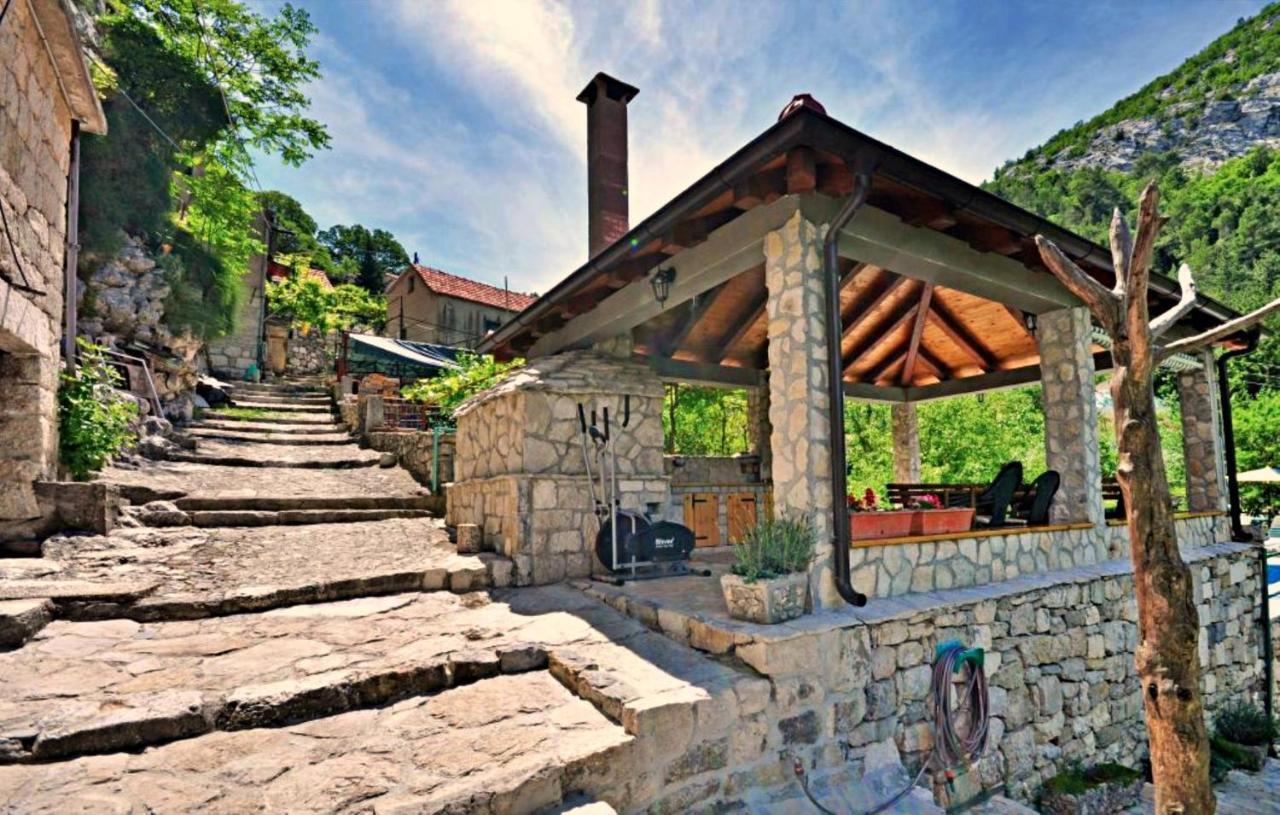 Holiday Home With A Private Pool Podspilje  Extérieur photo