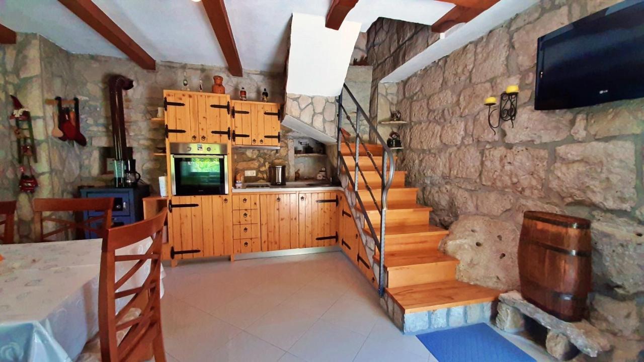 Holiday Home With A Private Pool Podspilje  Extérieur photo
