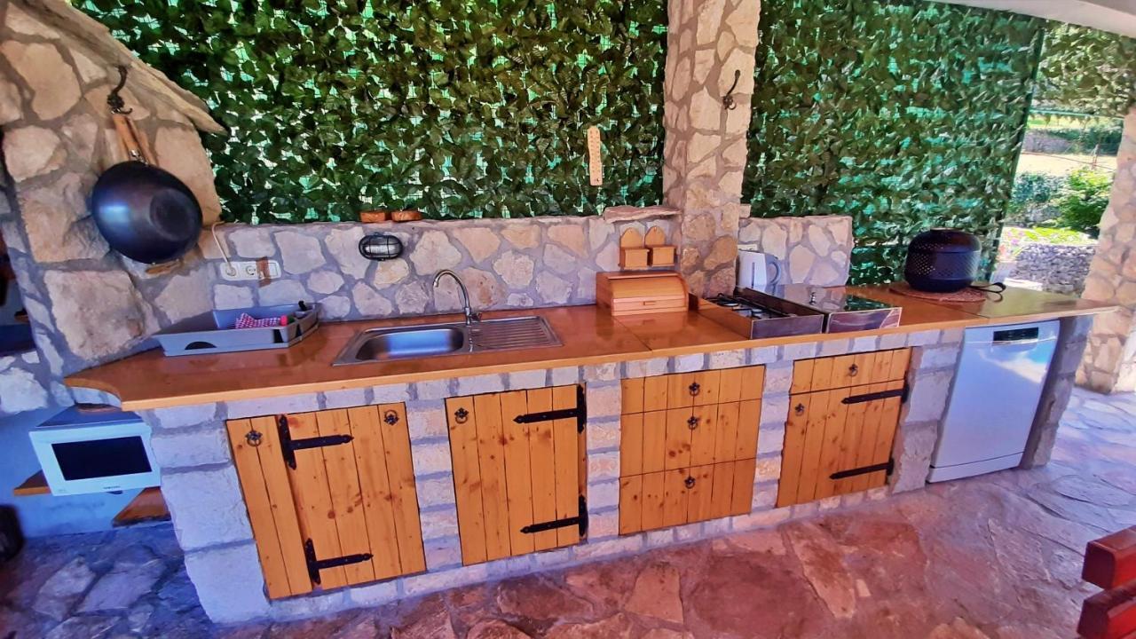 Holiday Home With A Private Pool Podspilje  Extérieur photo