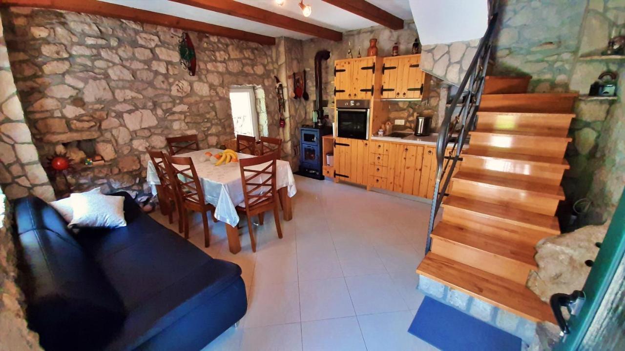 Holiday Home With A Private Pool Podspilje  Extérieur photo