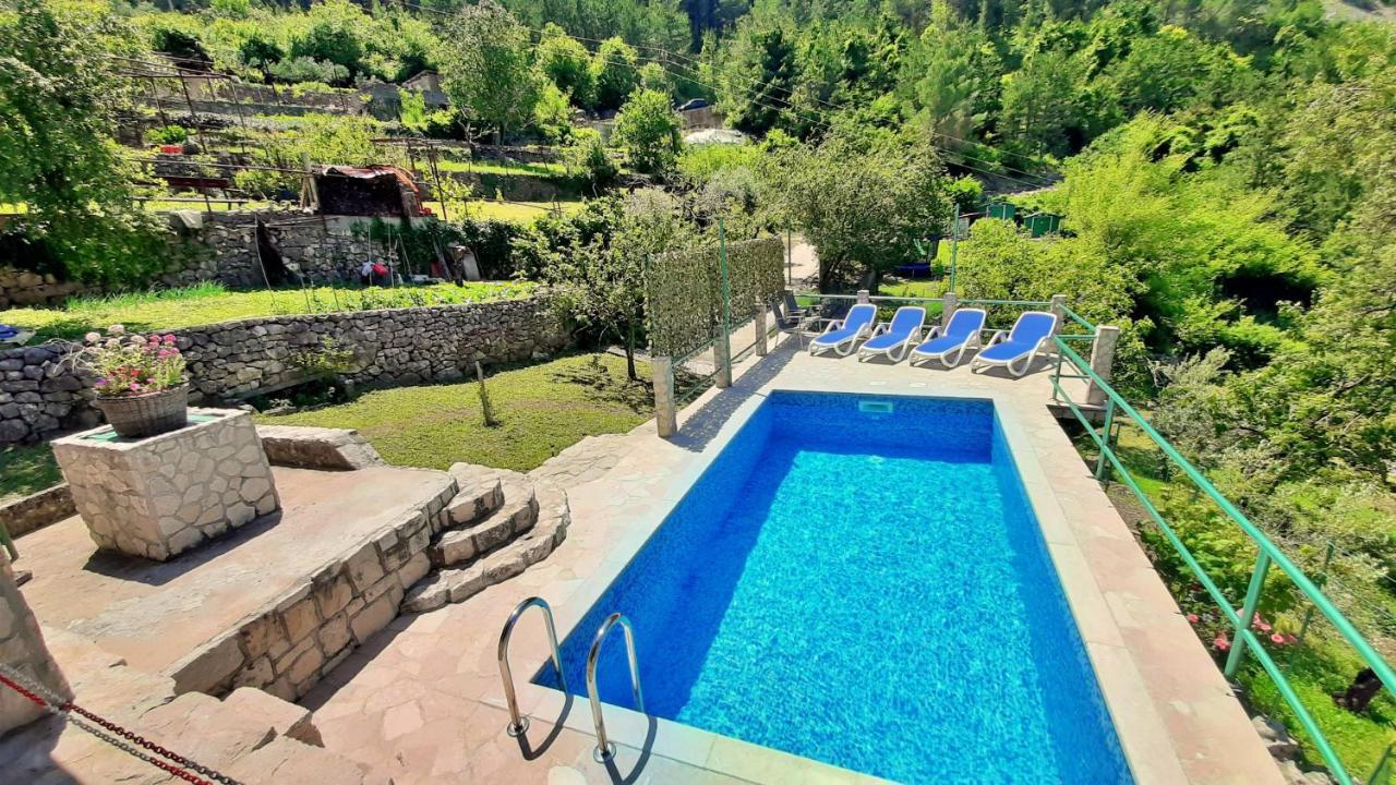 Holiday Home With A Private Pool Podspilje  Extérieur photo