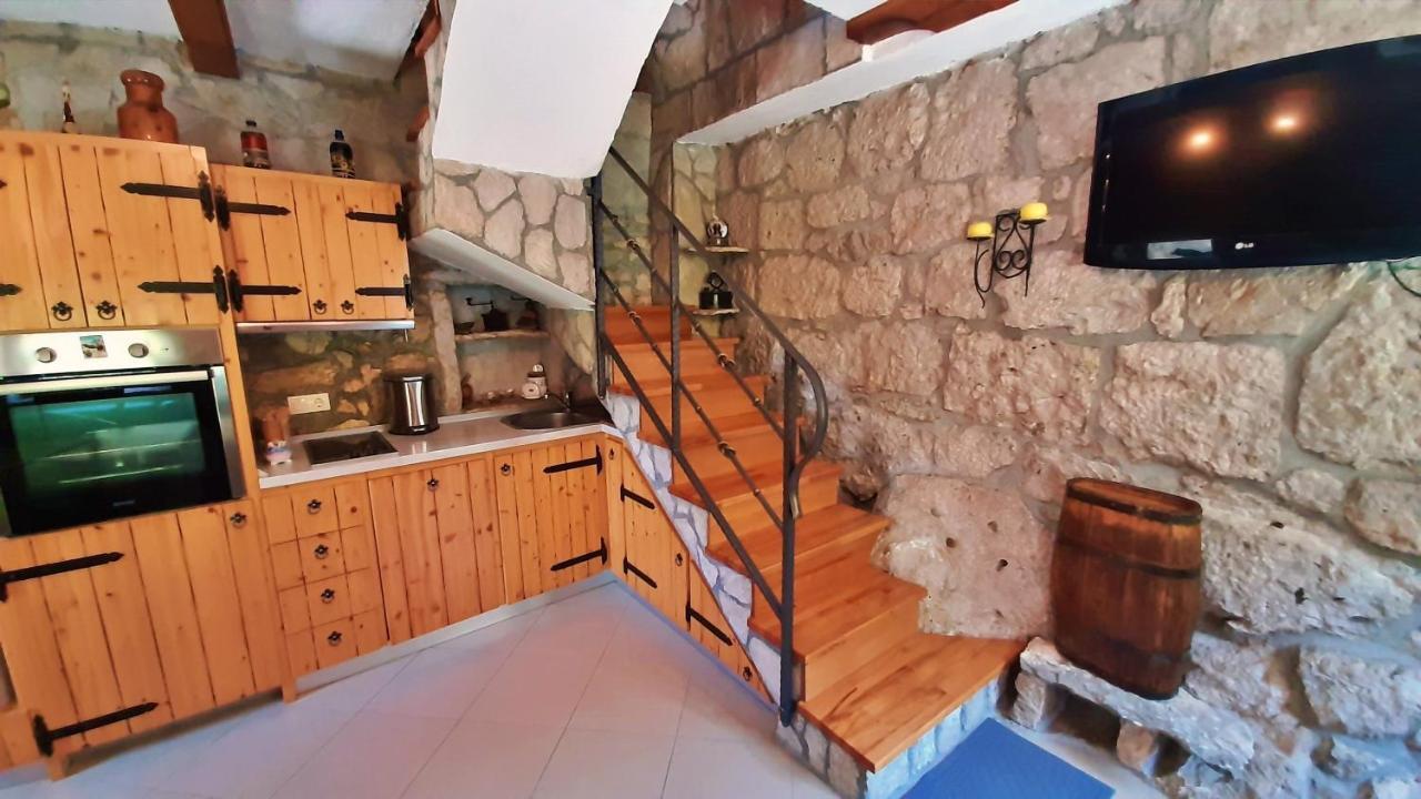 Holiday Home With A Private Pool Podspilje  Extérieur photo