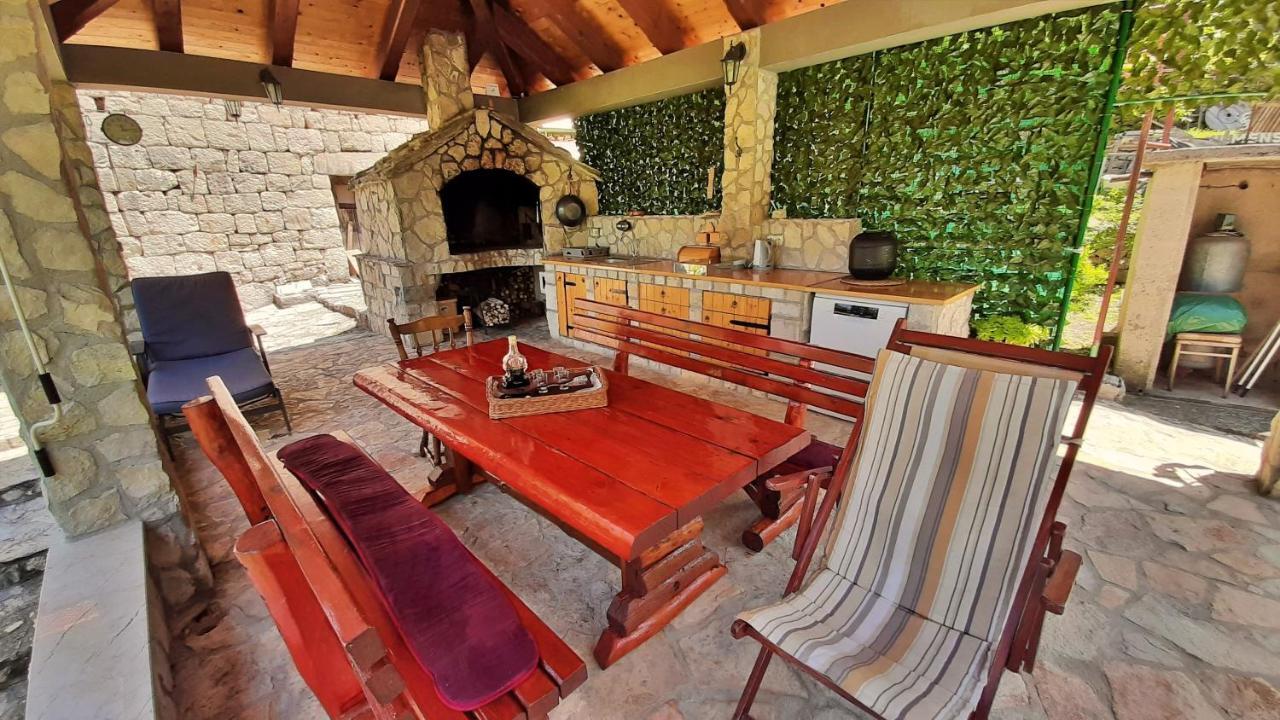 Holiday Home With A Private Pool Podspilje  Extérieur photo